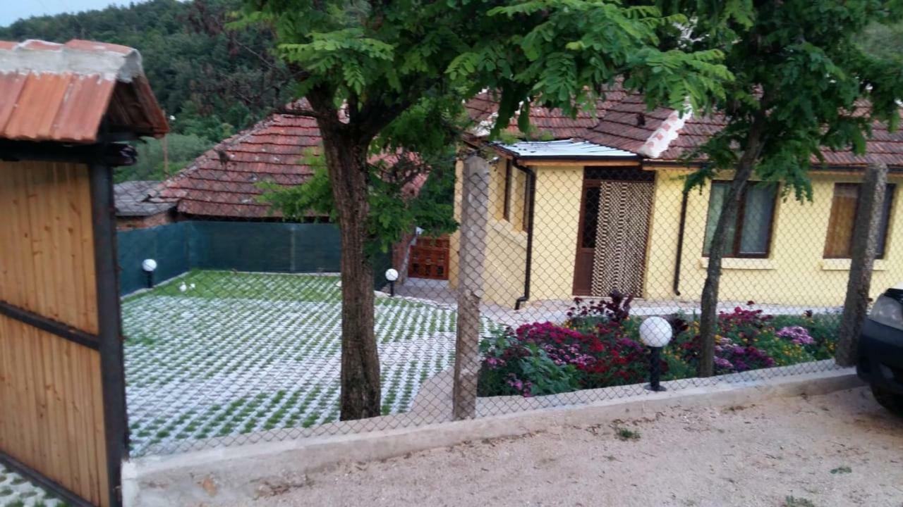Guest House „Ivanovata House” Yanovets 外观 照片